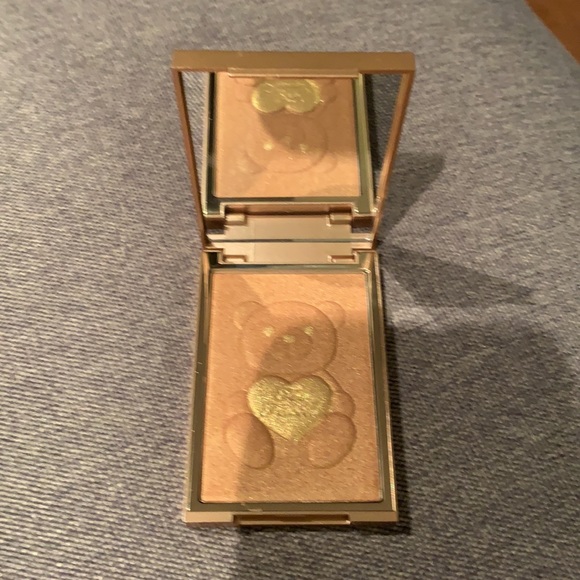 Too Faced Honey Bun Glow Bronzer - Picture 4 of 5